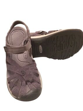 Keen Women’s ‘Rose’ Closed Toe Waterproof Casual Rugged Adventure Sandals Size-6